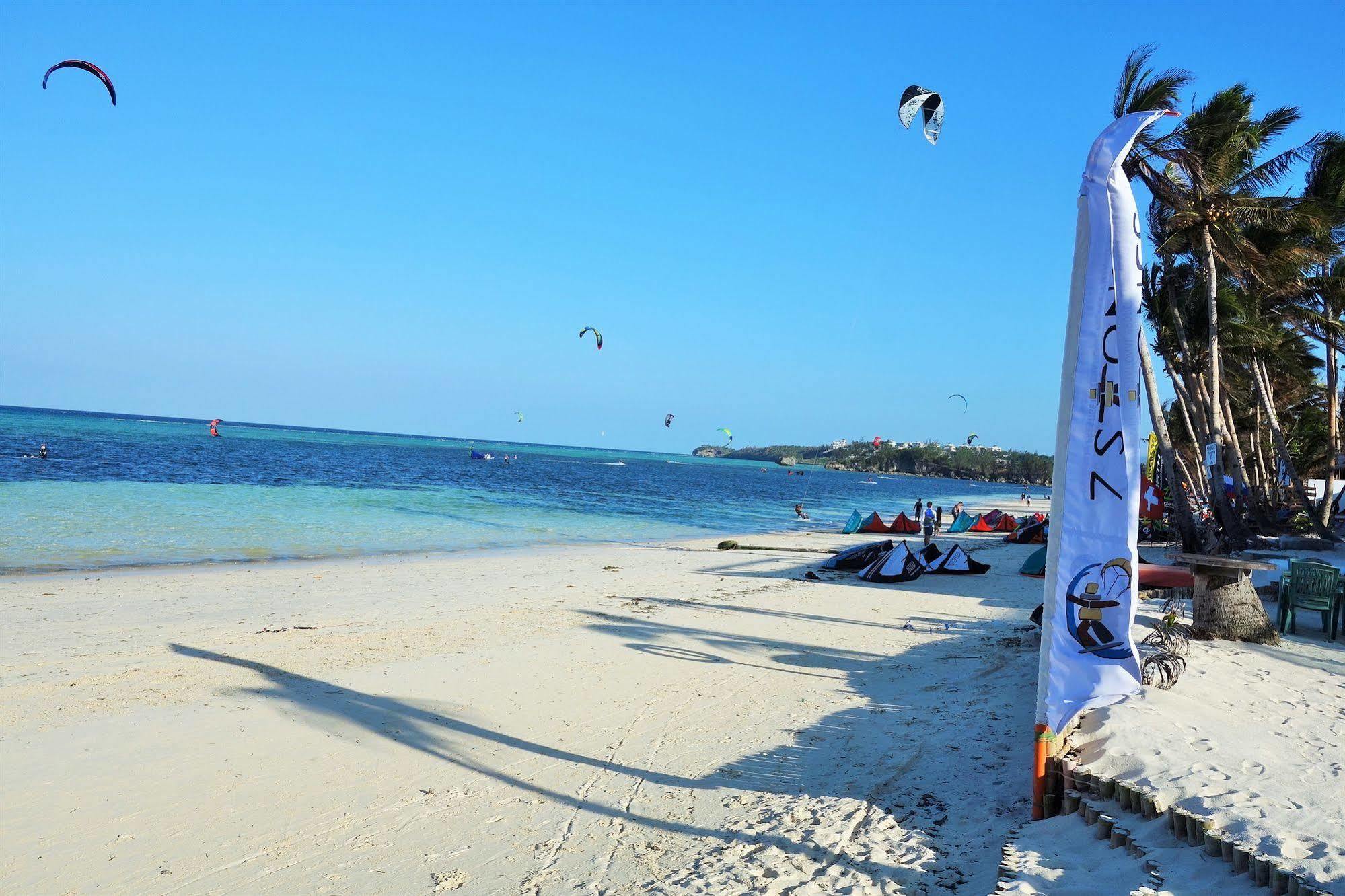 Boracay Apartments At 7 Stones Balabag  Екстер'єр фото